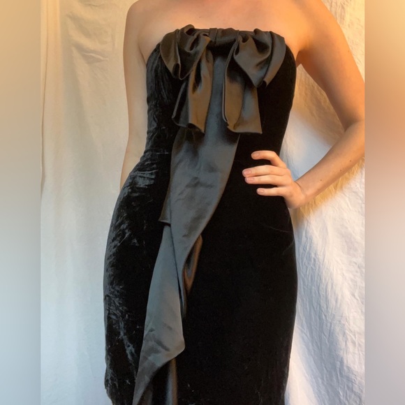 Vintage Black Velvet Bow Dress - Picture 3 of 3